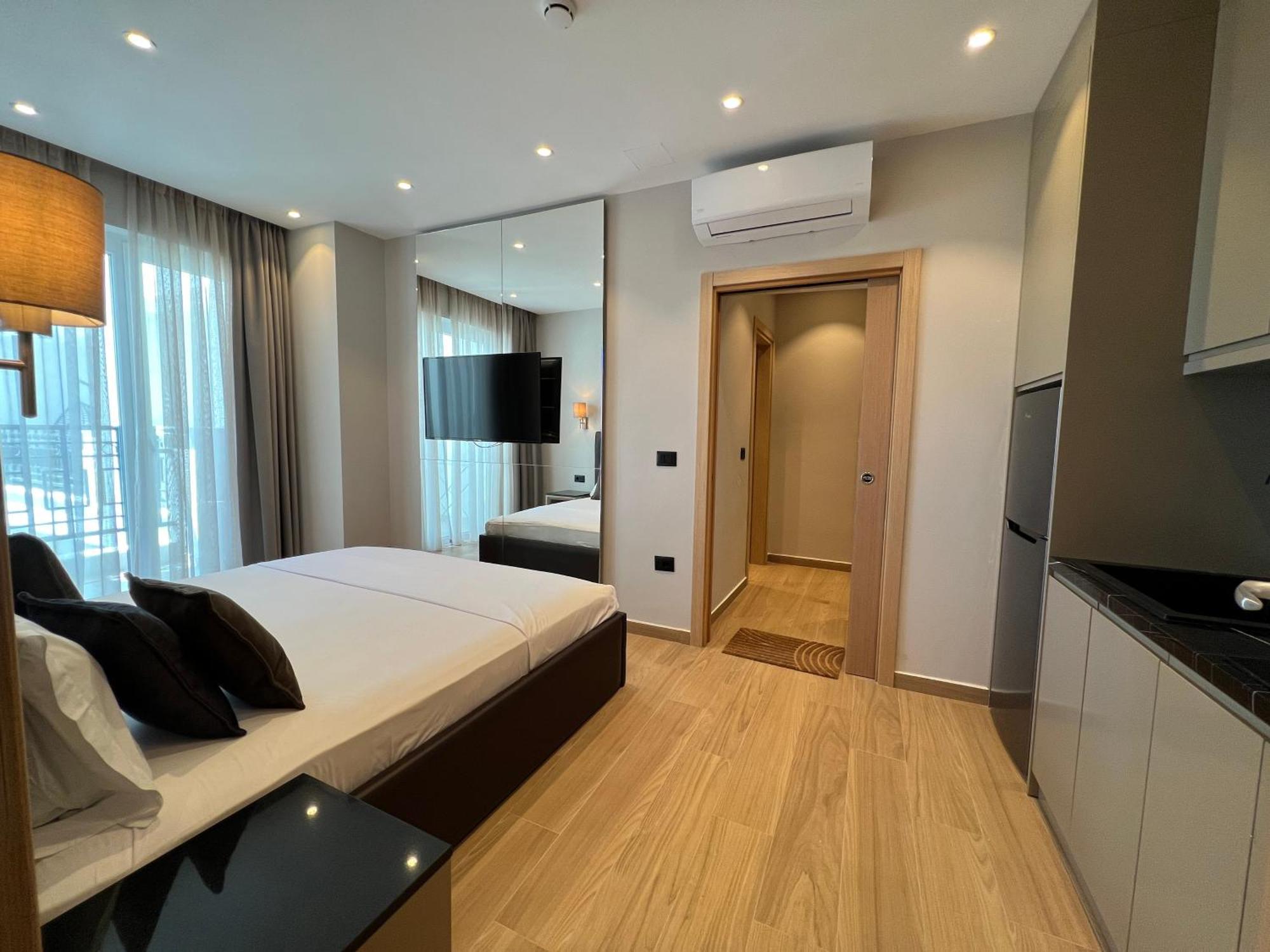Coastline Luxury Apart Hotel Golem  Kültér fotó