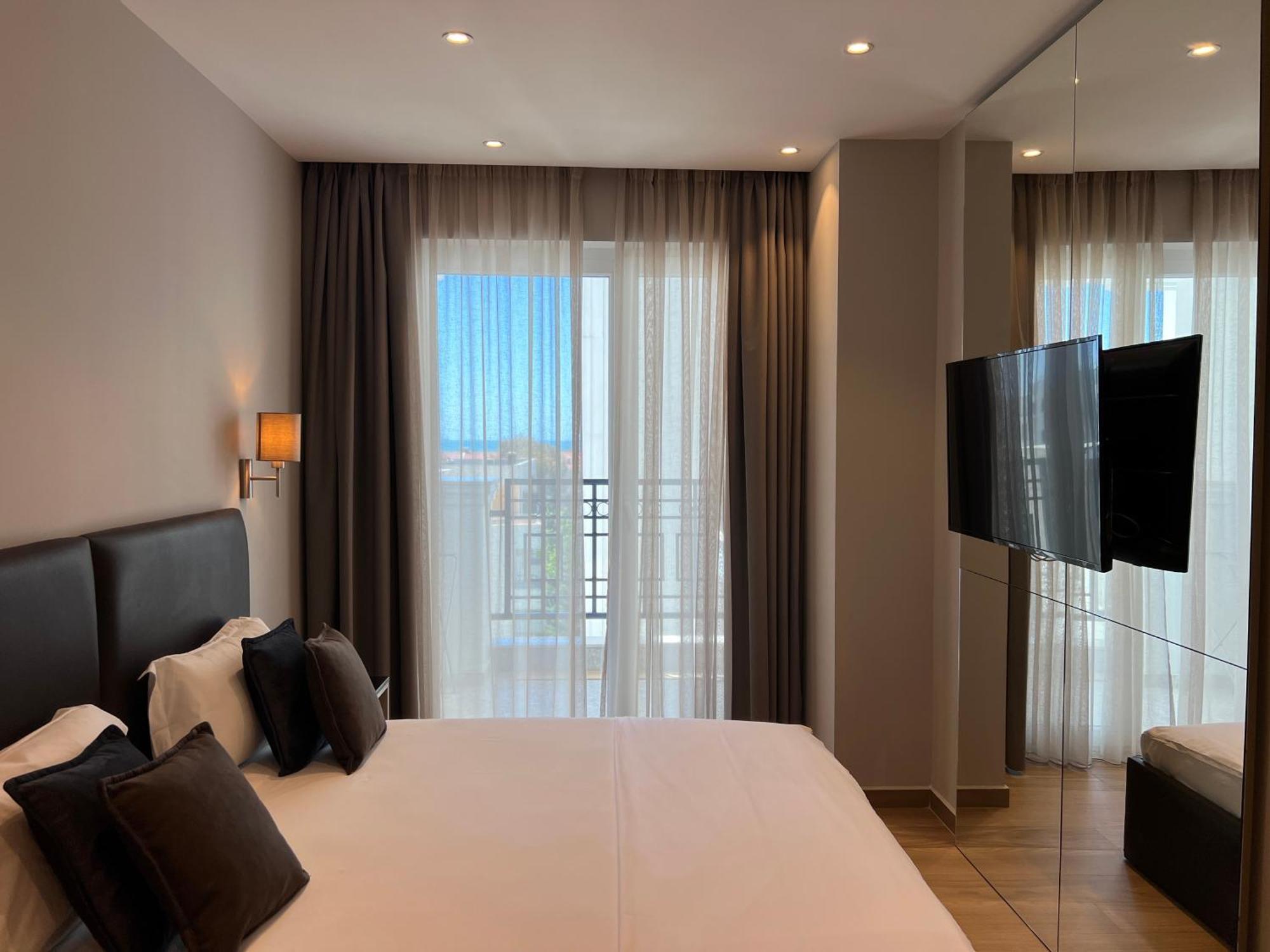 Coastline Luxury Apart Hotel Golem  Kültér fotó